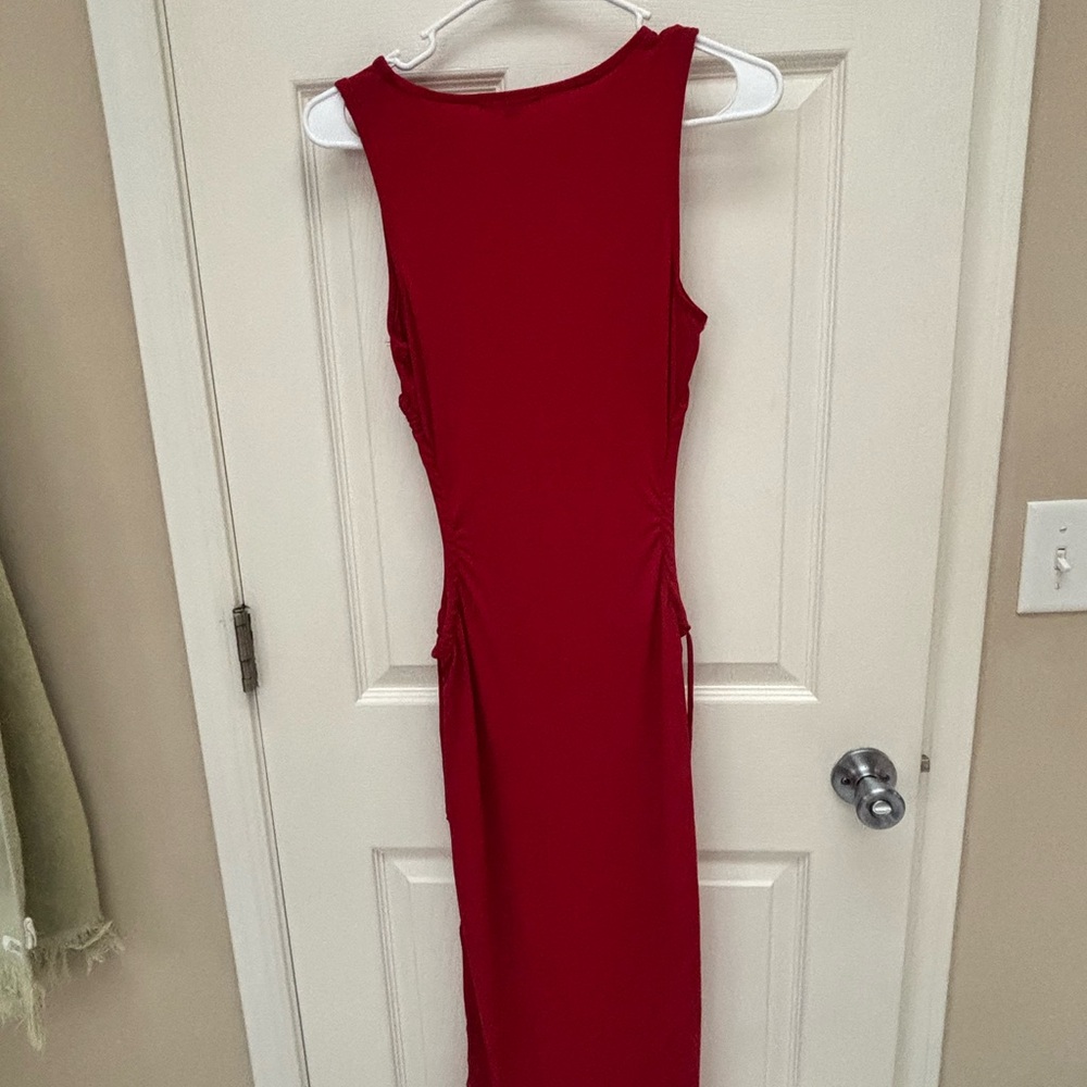 Elegant Red Sleeveless Dress
